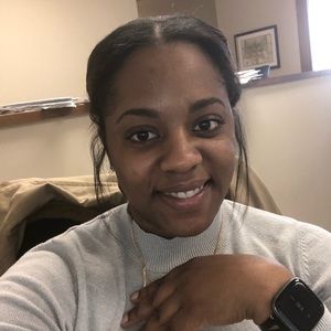 Meet your Posher, Deidra